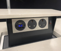 3 Port 2 Socket 1 USB