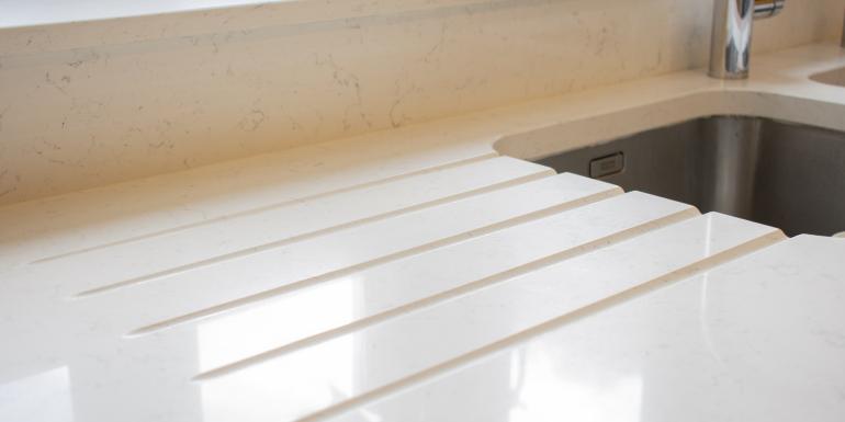 Caesarstone White Attica Quartz Worktop with Drainer Grooves